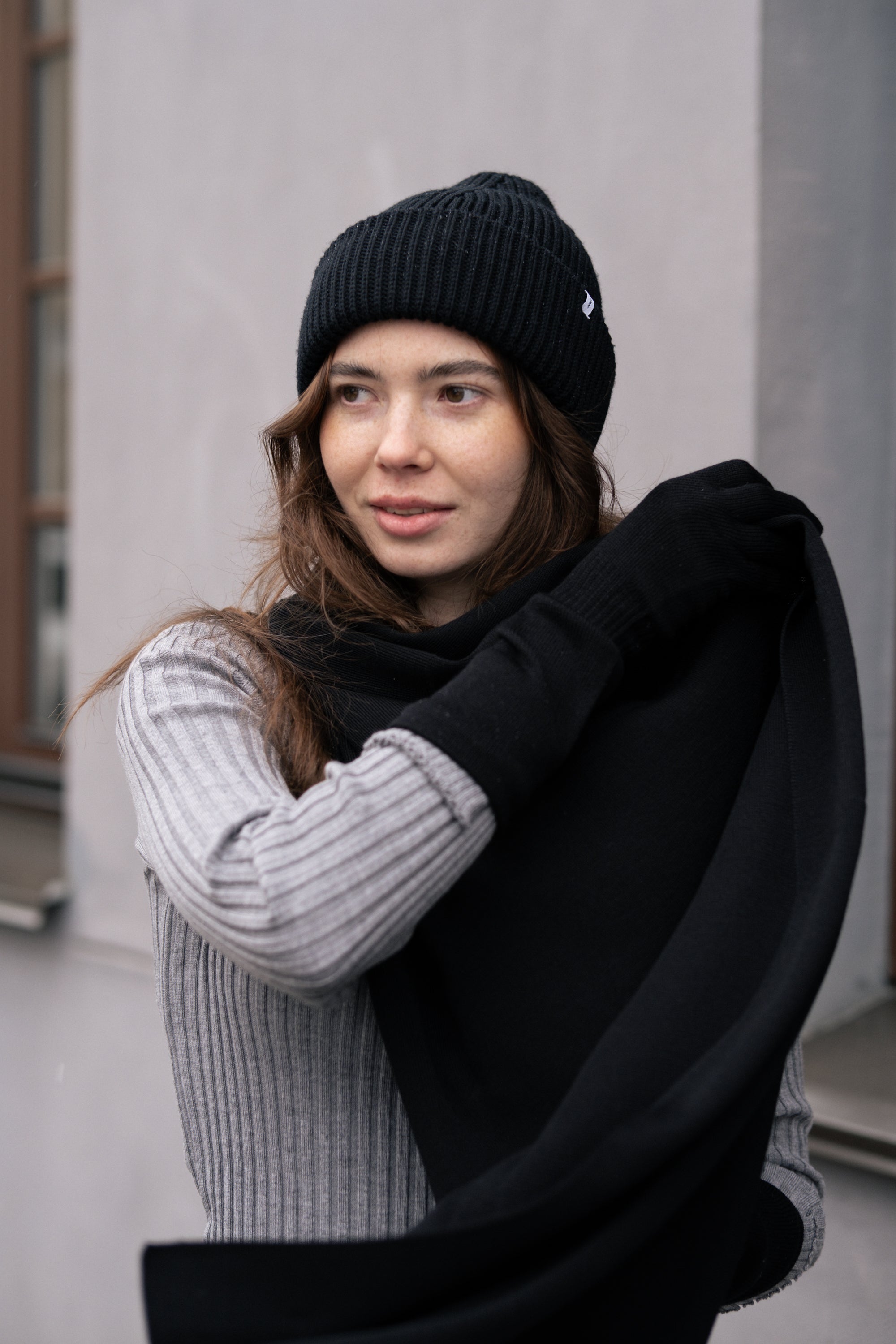 Via 100% Merino Scarf Black