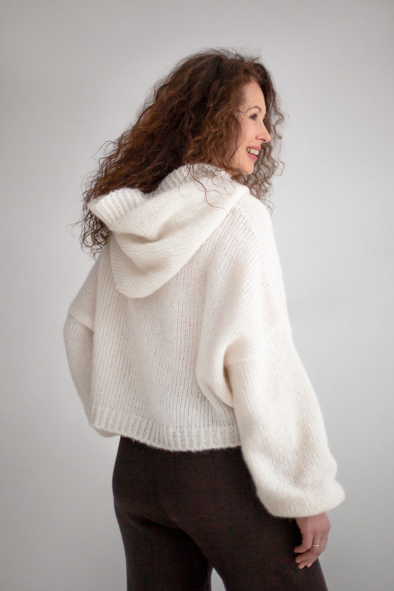 Nuvola alpakos megztinis su gaubtuvu Baltas *RIBOTO LEIDIMO*